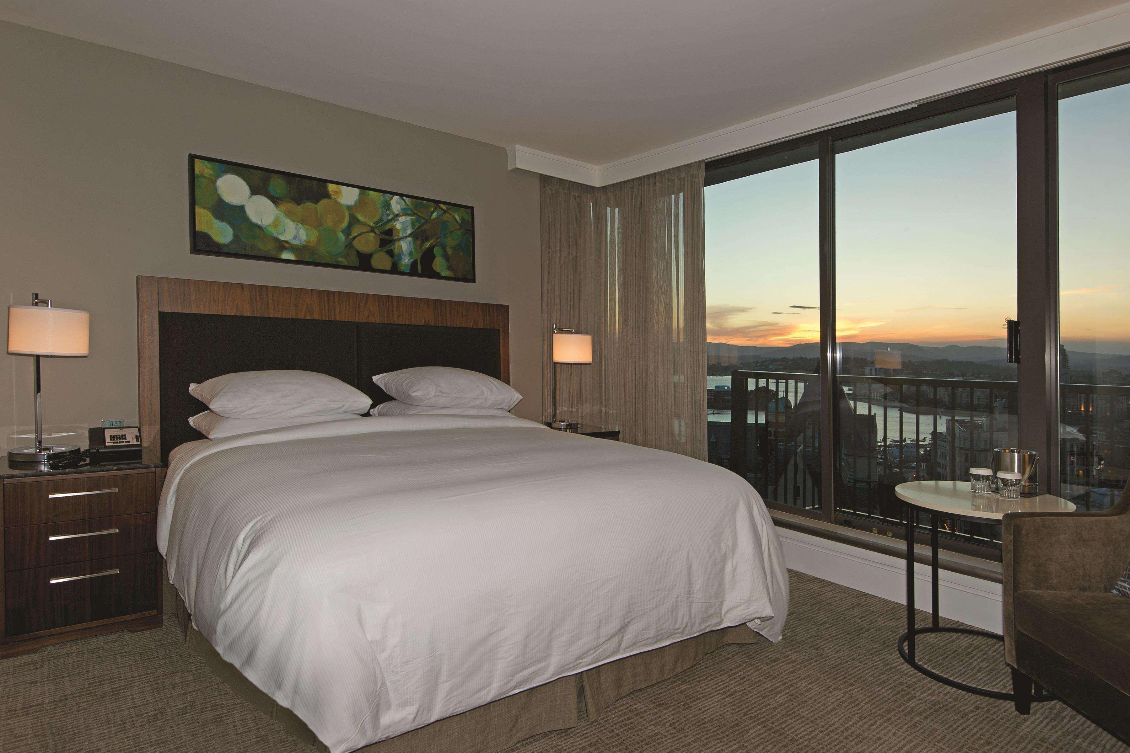 Doubletree By Hilton Hotel & Suites Victoria Eksteriør bilde